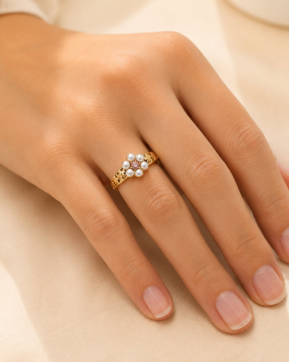 Solaris Ring | Gold Band with Cubic Zirconia