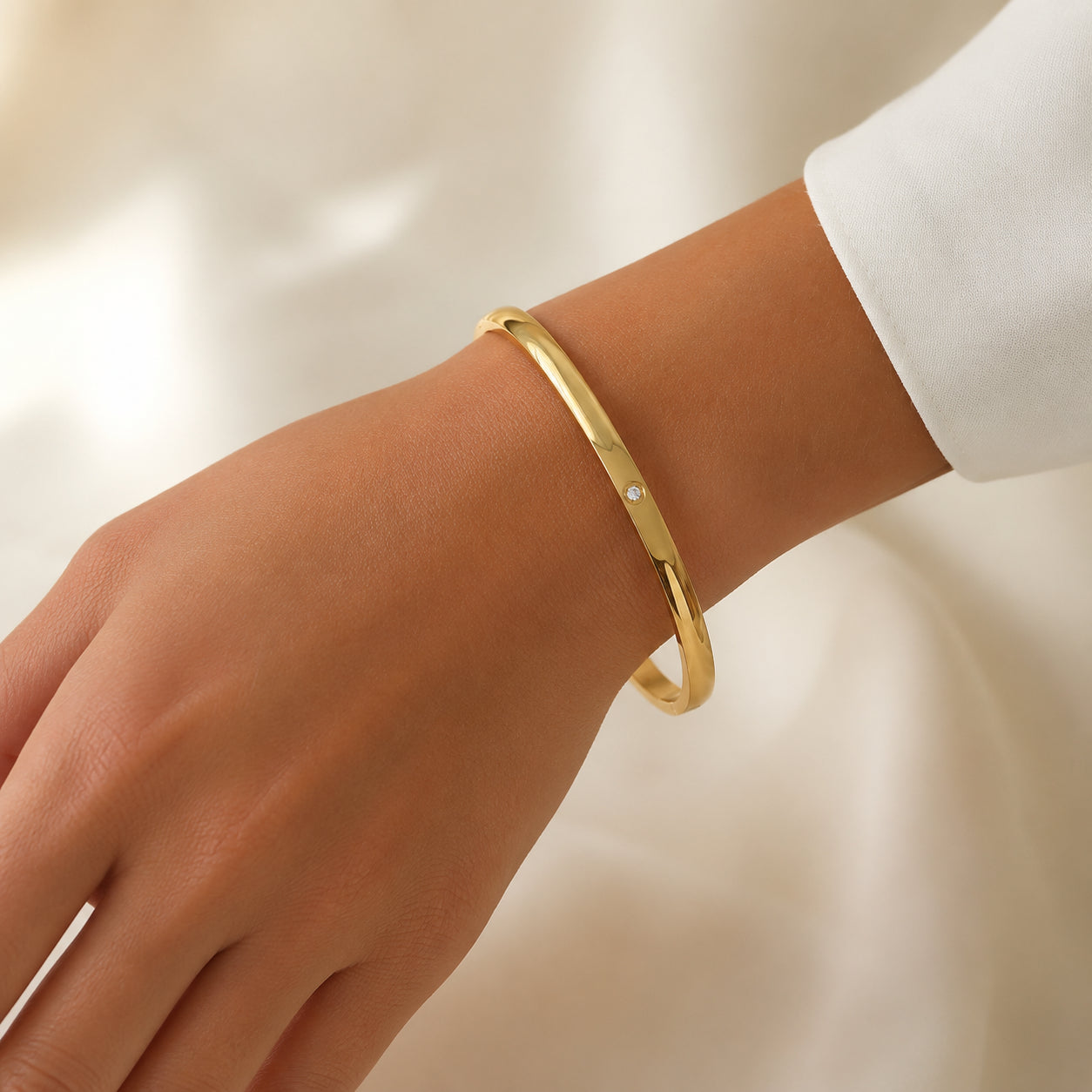 Lumière Charm Bangle | 18K Gold Plated Stainless Steel