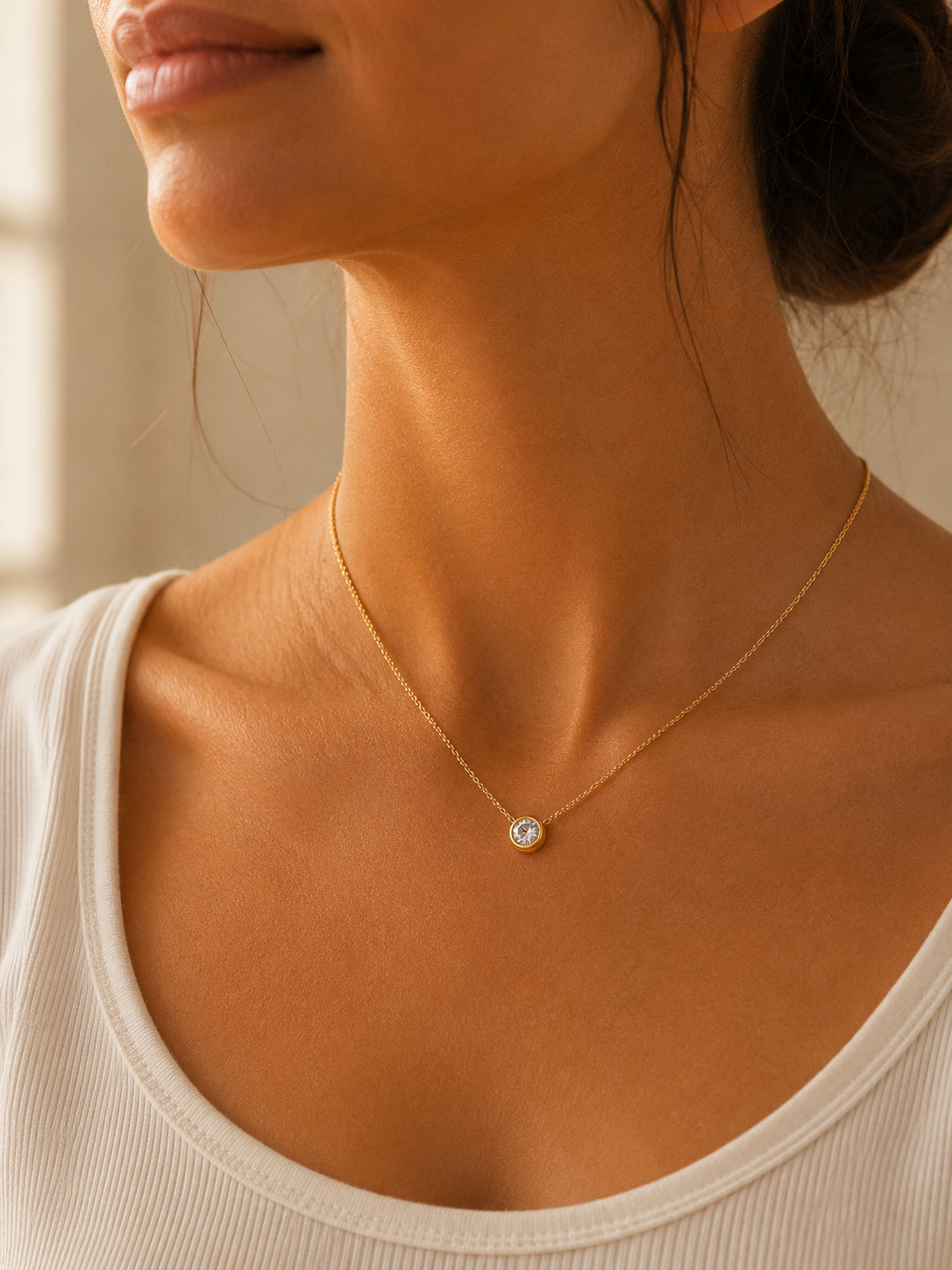 Miréa Necklace | Bezel-Set Crystal Pendant