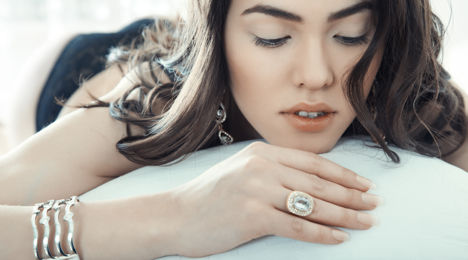 The Timeless Elegance of Jewelry: A Reflection of Identity