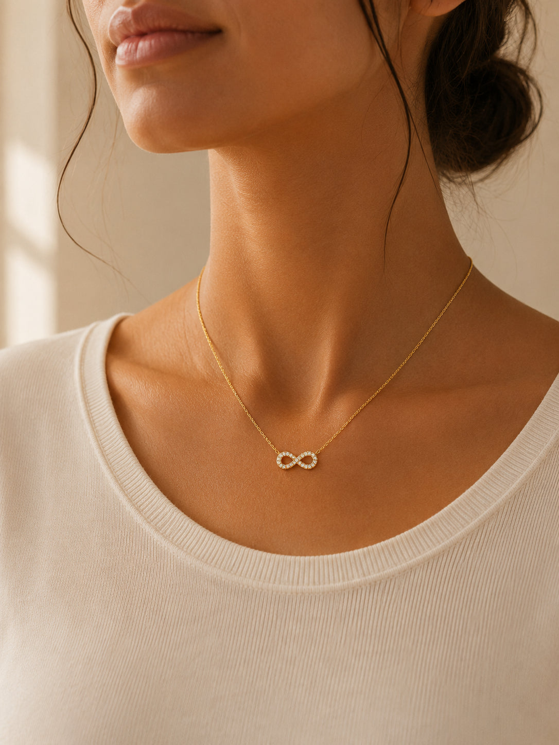 Infinité Necklace | Gold Crystal Infinity Pendant